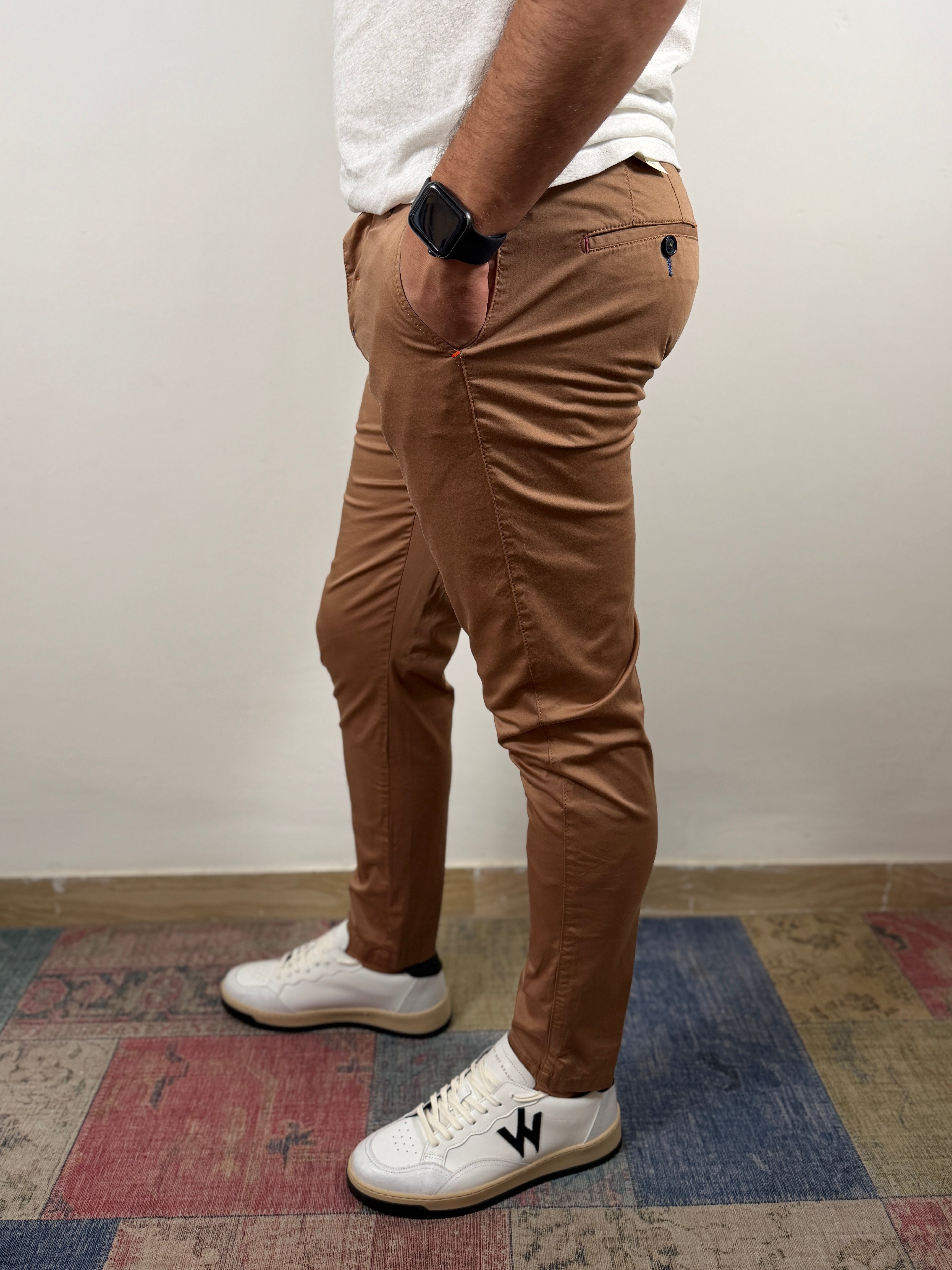 CHINOS RASO BERNA MARRONE
