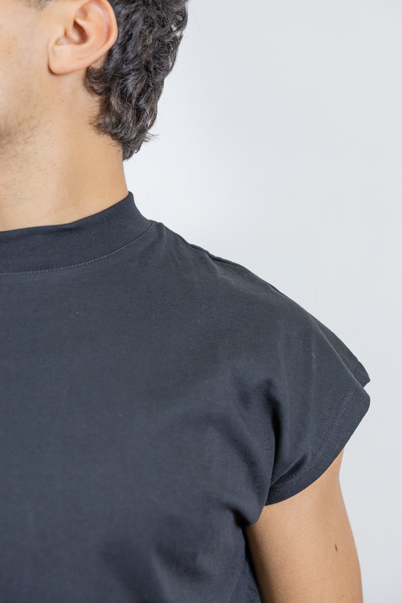 T-SHIRT SMANICATA OVER-D NERA